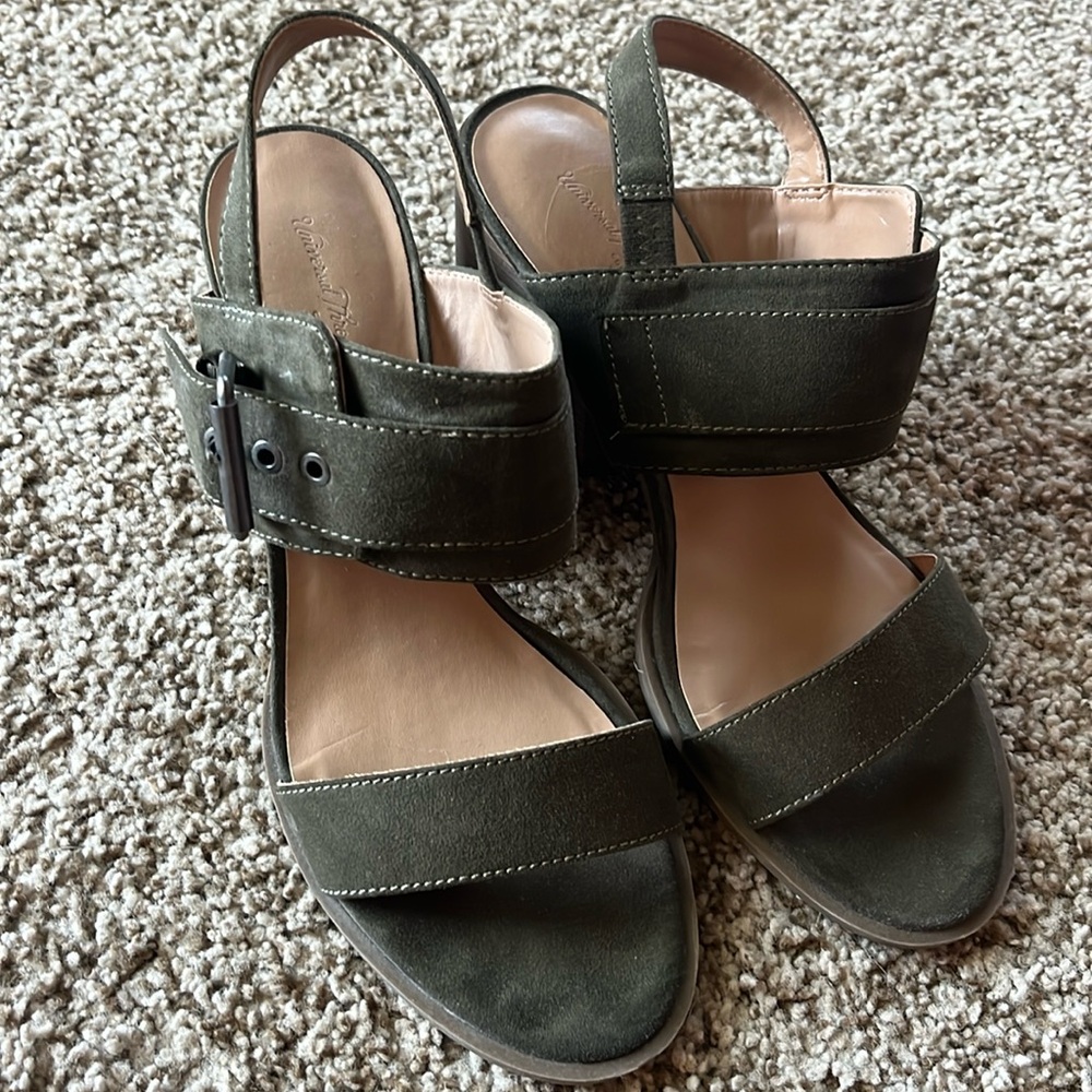 Ladies Olive color sandals